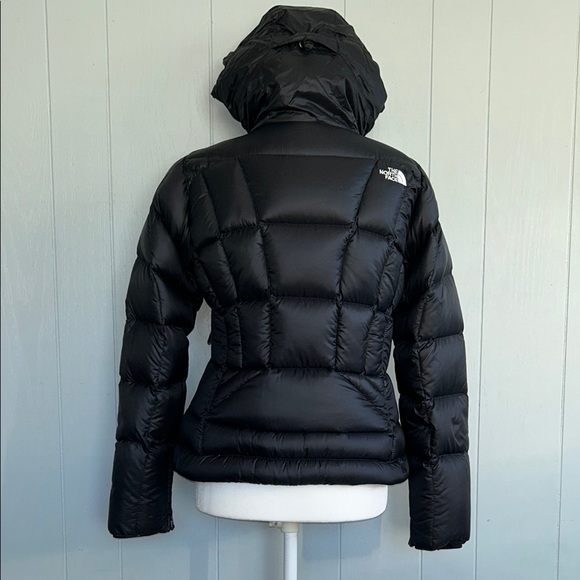 The North Face Women's Black Puffer Jacket - Picture 3 of 16